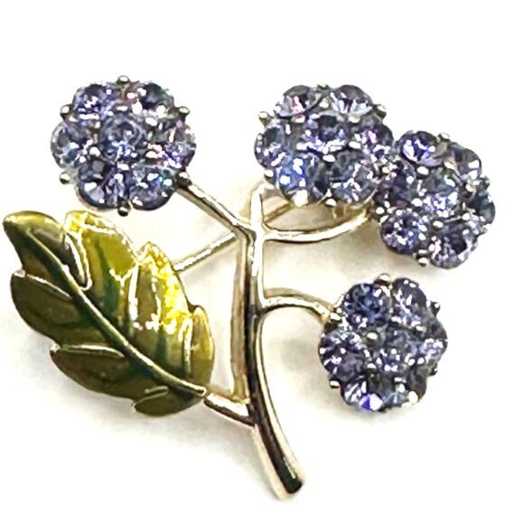 1960s MONET Violet Rhinestone Green Enamel Blooming Hydrangea Flower Brooch Pin - Picture 3 of 6